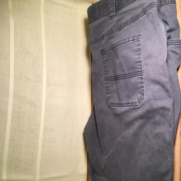 G.H. Bass & Co. Men's 40 x 32 Khakis BLUE - Picture 8 of 13